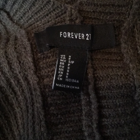 EUC Wide Neck peek-a-boo back Sweater - Picture 3 of 3